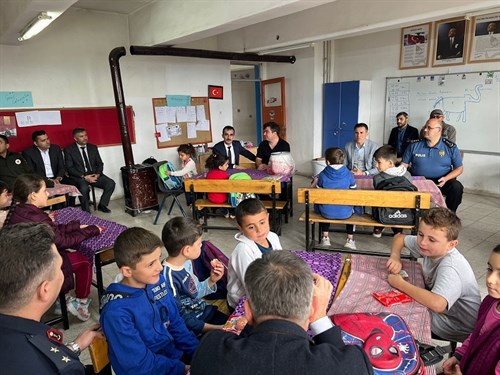 Kaymakamımız Sayın Ramazan TEKE Okul ve Mahalle Ziyaretleri Gerçekleştirdi.