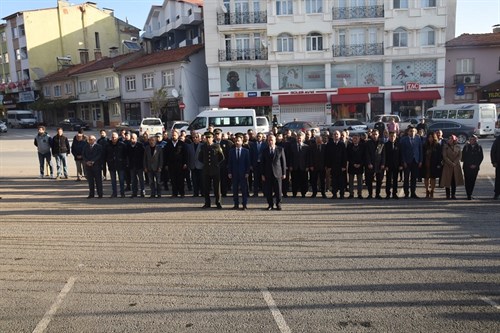 Dursunbey'de 10 Kasım Atatürk'ü anma Programı gerçekleştirildi.